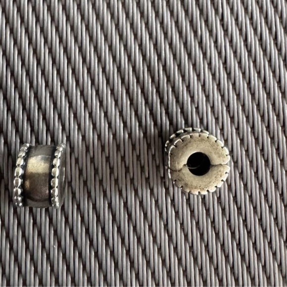 Pandora bracelet and charms - Picture 4 of 6